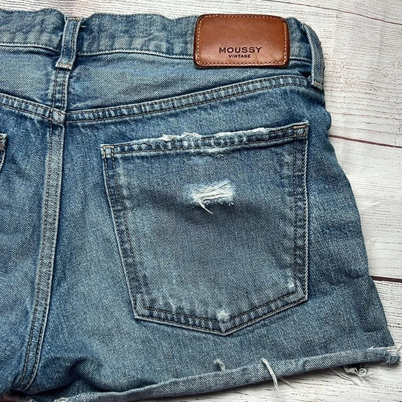 Moussy Vintage Shorts Size 29 Fly button distressed look - Picture 3 of 8